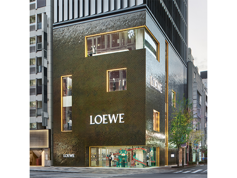 ロエベ 日本最大、世界で2番目に広い旗艦店を銀座にオープン