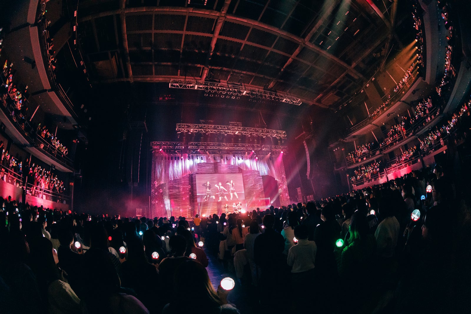 IS:SUE（C）LAPONE GIRLS