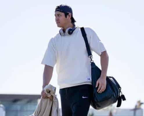 爽やか大谷翔平が敵地へ 「大谷さんがトロント行きの飛行機に乗った!」 山本由伸、佐々木朗希は笑顔