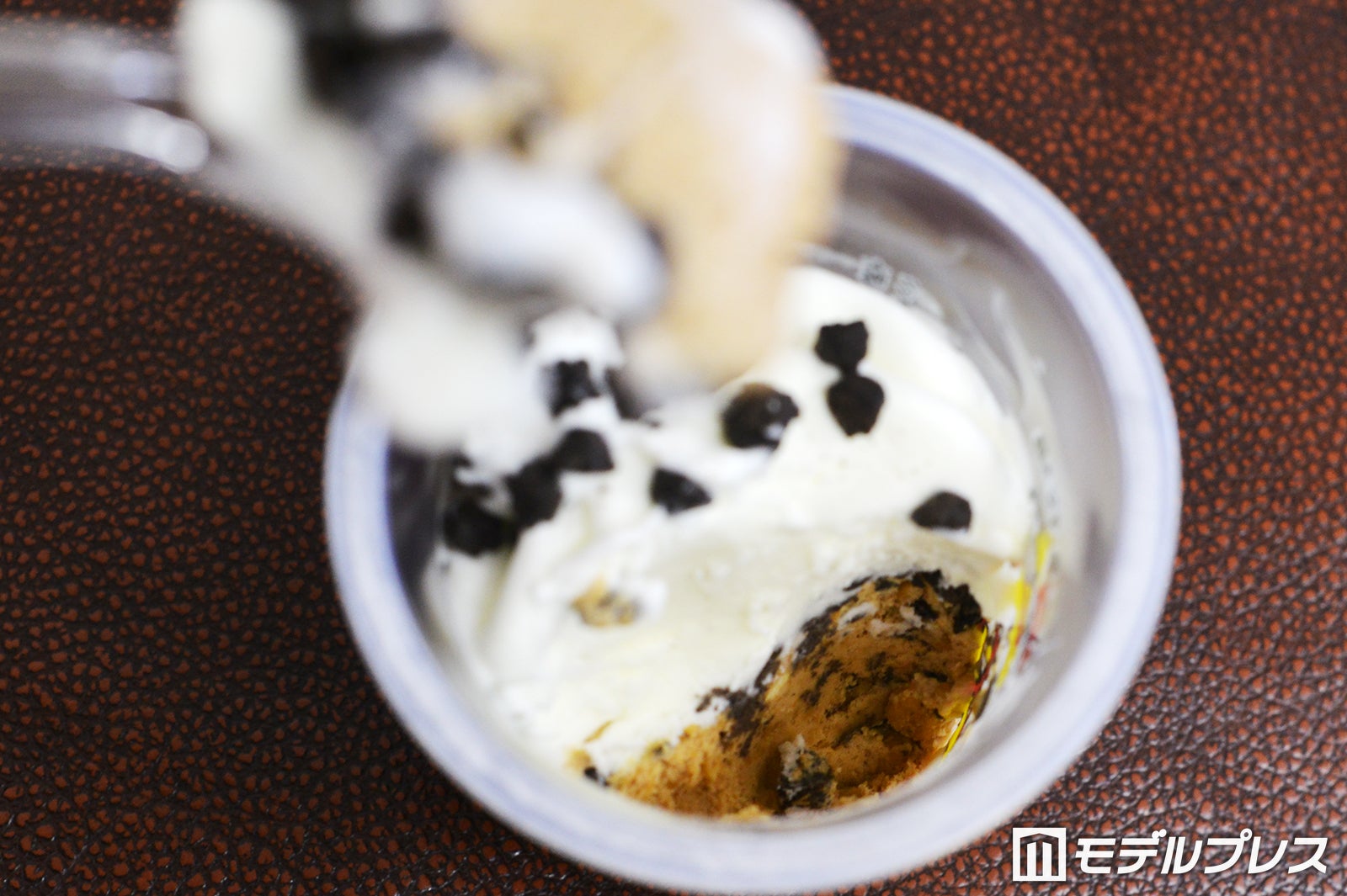 たべる牧場大阪ブラックサンダーキャラメル味（C）モデルプレス