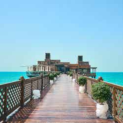 桟橋を渡った先にレストランが(C)モデルプレス