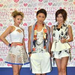 (左から)伊藤千晃、與真司郎、宇野実彩子