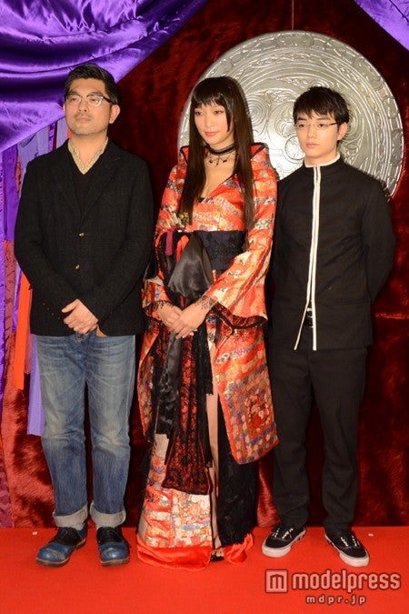 ドラマ「CLAMPドラマ ホリック xxxHOLiC」（WOWOW）製作発表記者会見（左から：豊島圭介監督、杏、染谷将太）