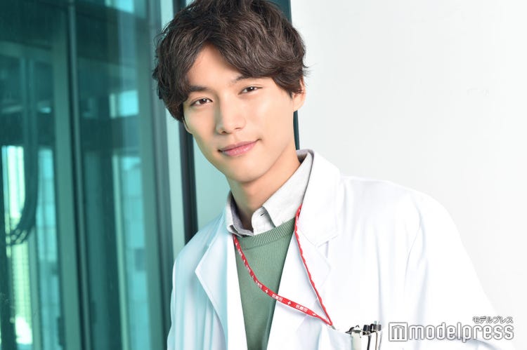 福士蒼汰 神様のカルテ インタビュー 櫻井翔と同役 運命的なものを感じた 初の医師役への苦悩明かす モデルプレス 福士蒼汰 神様のカルテ インタビュー 櫻井翔と同役 運命的なものを感じた 初の医師役への苦悩明かす モデルプレス