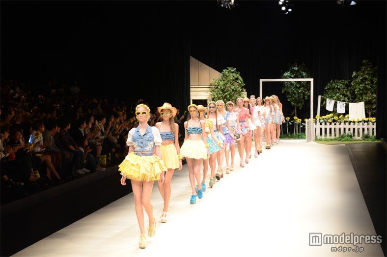 「WC」ファッションショー（「メルセデス・ベンツファッションウィーク東京2013 S／S」）