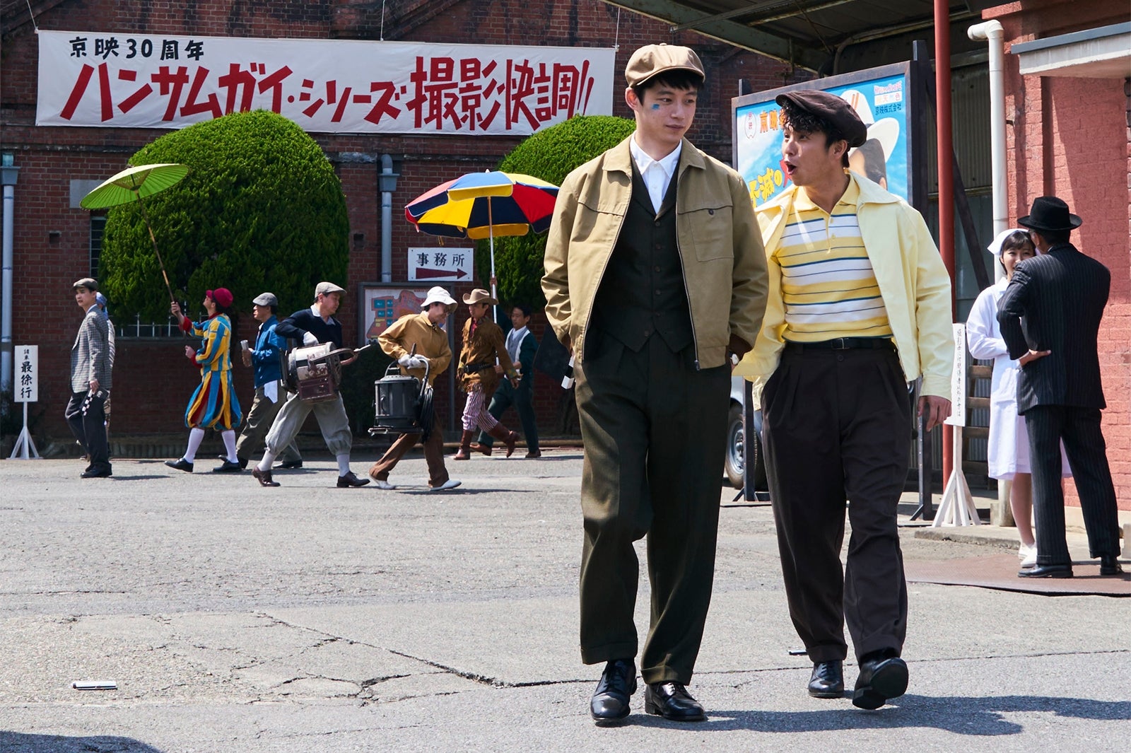 坂口健太郎、中尾明慶（C）2018 映画「今夜、ロマンス劇場で」製作委員会