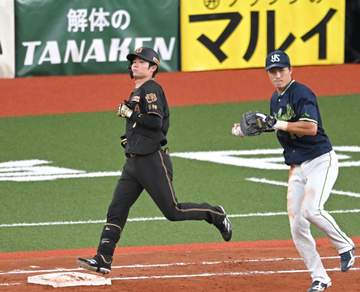 阪神・中野が3回で試合退く スタンドからはどよめき アクシデントか