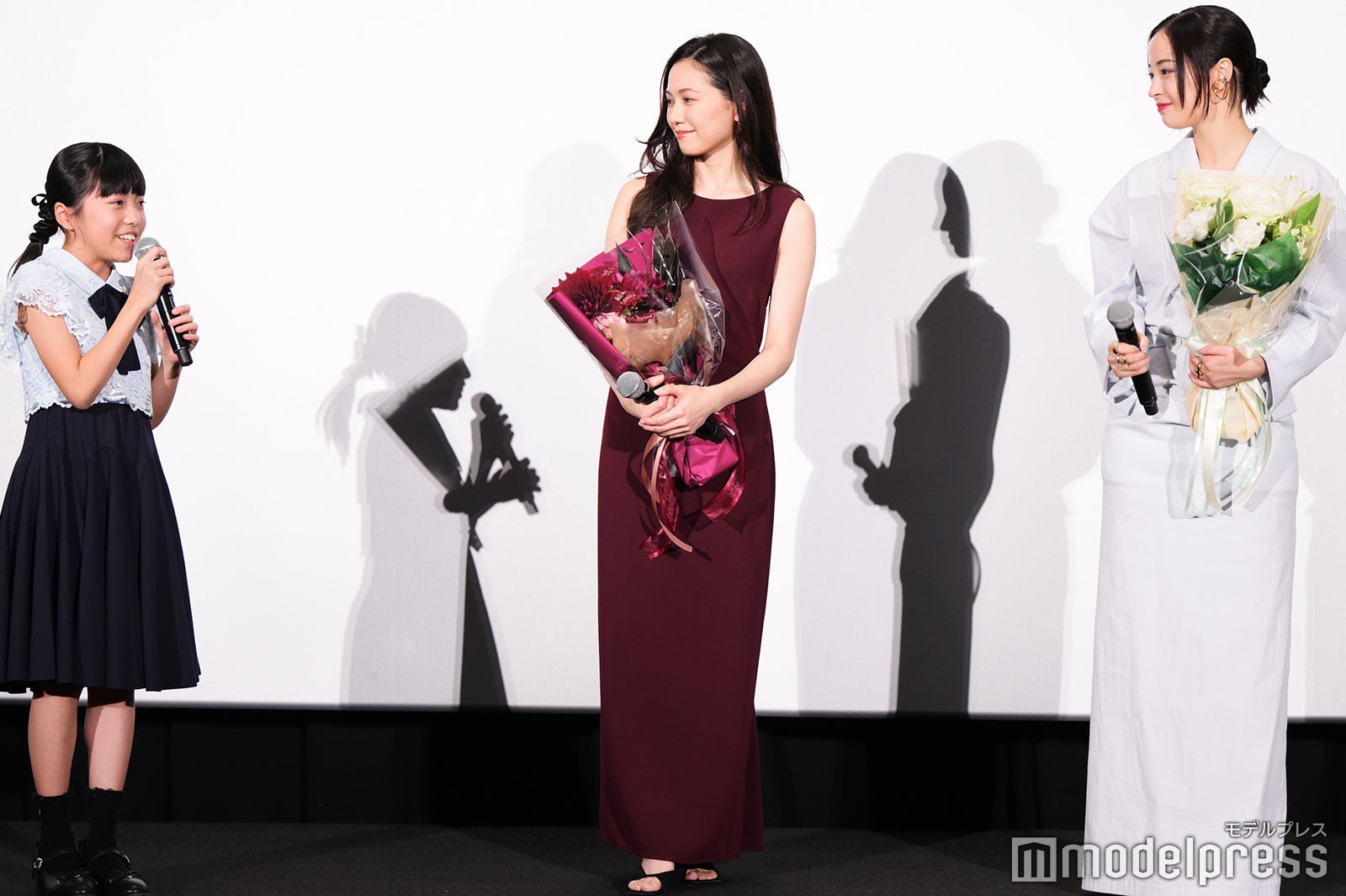 （左から）鈴木碧桜、二階堂ふみ、広瀬すず（C）モデルプレス