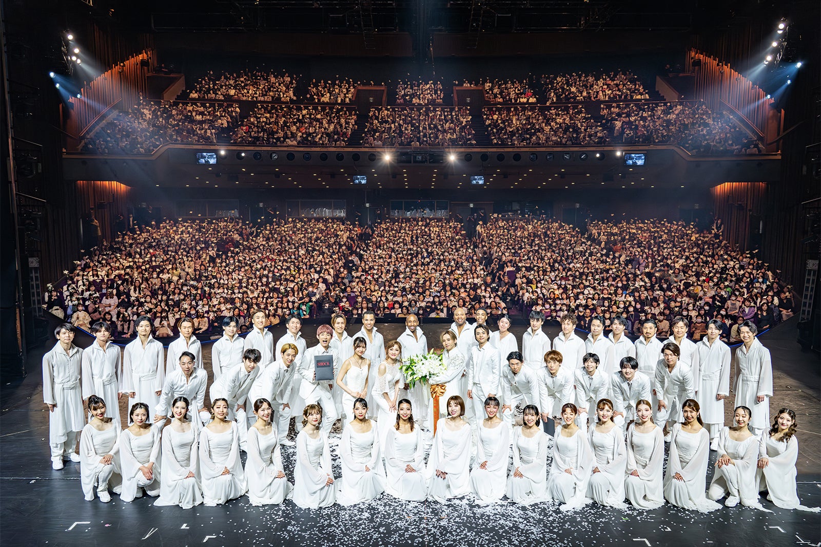 「Endless SHOCK」エターナル編公演千穐楽の様子（提供写真）