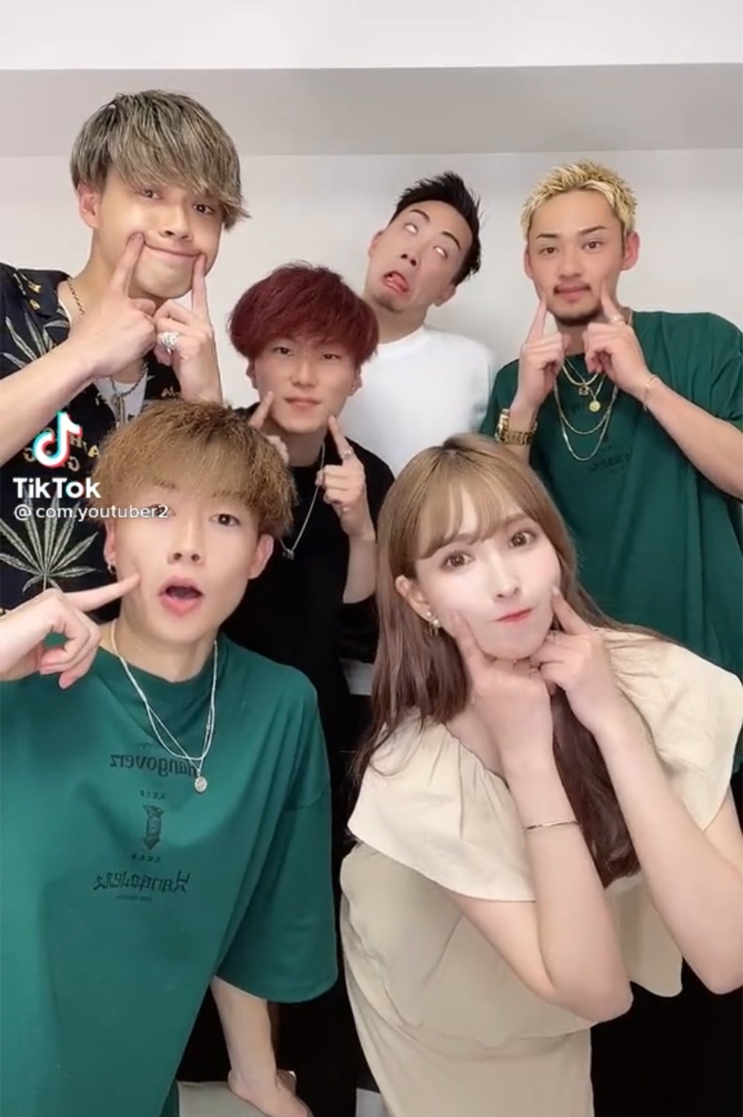 5人組若手YouTuber・コムドット、三上悠亜コラボに感激「僕にとってのYouTubeドリーム」