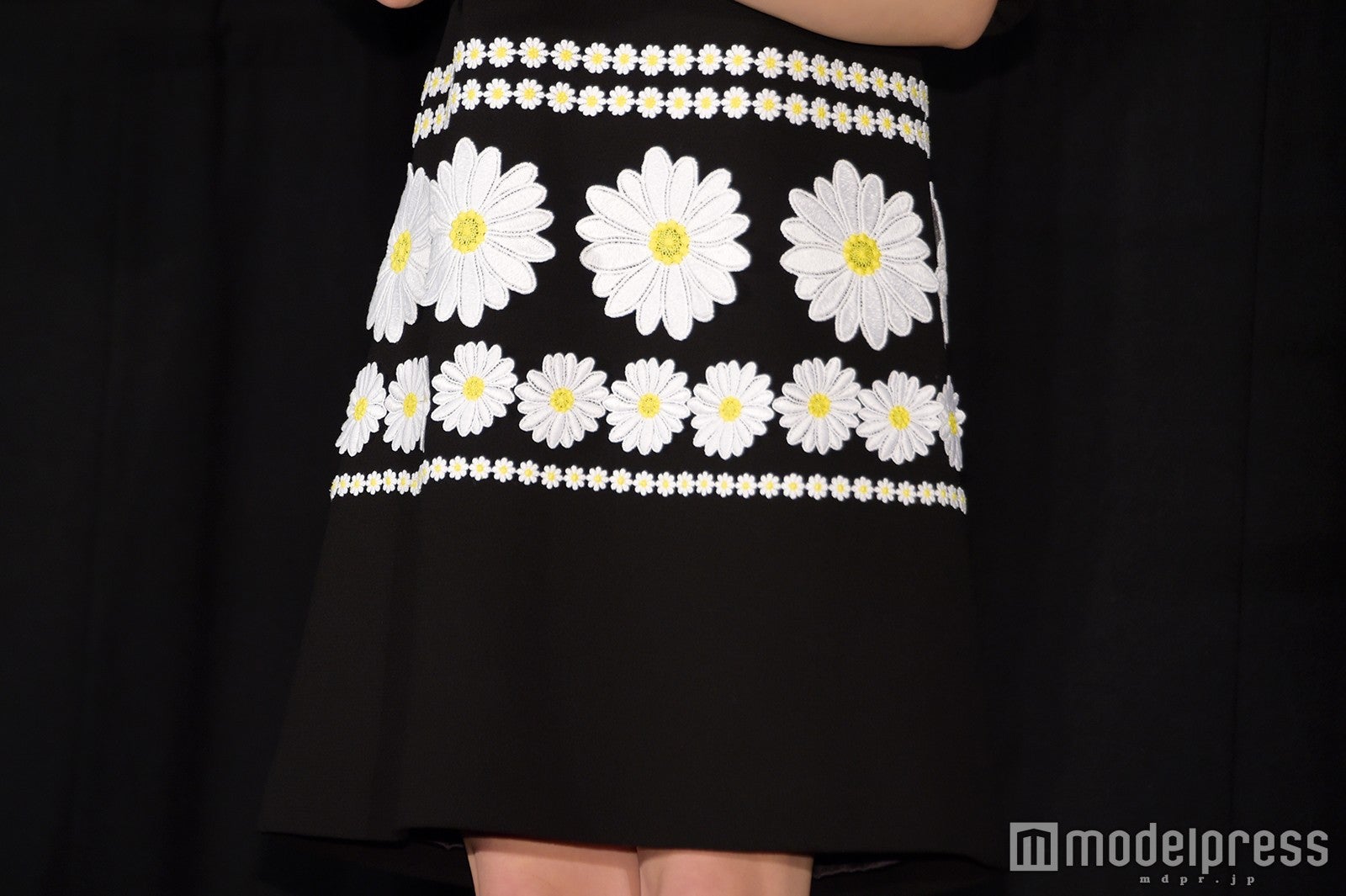 ＜ファッションチェック＞デイジー柄がポイント（C）モデルプレス