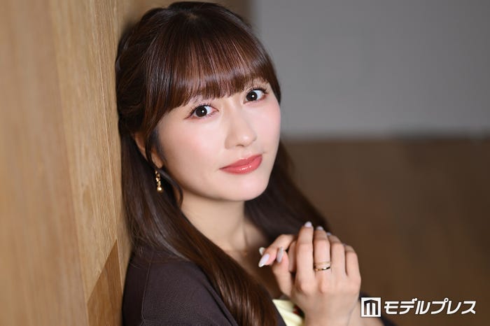 佐々木彩夏(C)モデルプレス