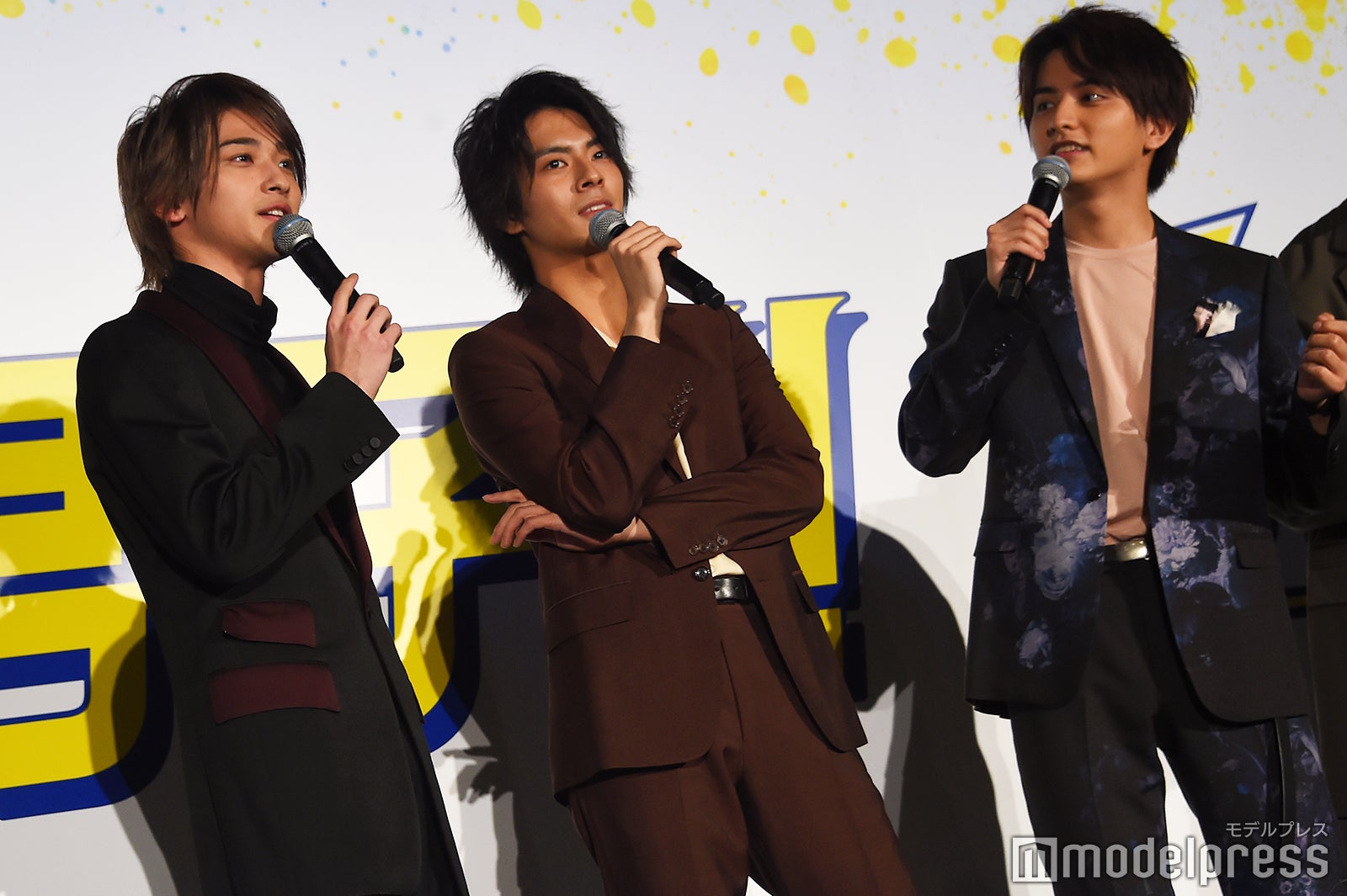 即興ラップを披露し観客の反応をうかがう（左から）横浜流星、中尾暢樹、瀬戸利樹（C）モデルプレス