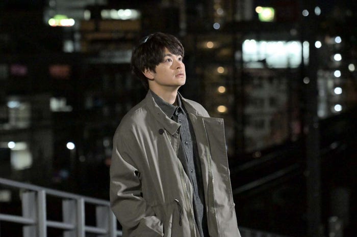 瀬戸康史「くるり~誰が私と恋をした?~」より(C)TBS