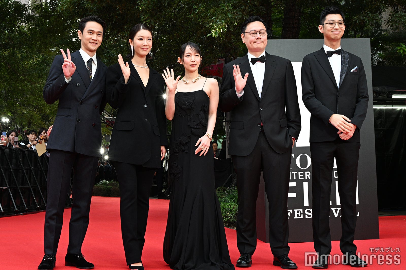 リウ・グァンティン、ジェニファー・ユー、吉岡里帆、クリフォード・ミウ、ラウ・ケクフアット（C）モデルプレス