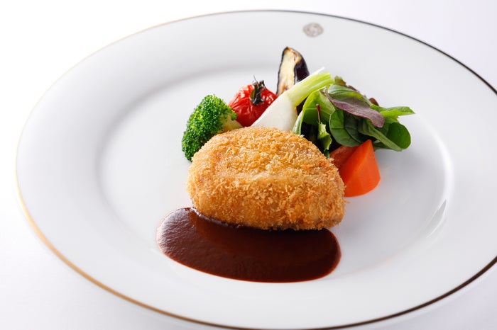 「和牛フィレ肉のカツレツ デミグラスソース」5,400円／画像提供：資生堂パーラー