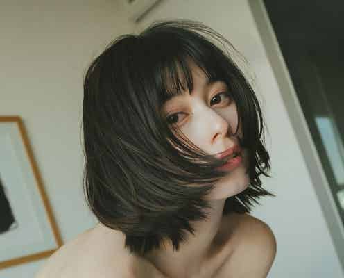 「オオカミちゃん」出演女優・大久保桜子、手ブラ姿で色気放出 4冊目の写真集決定