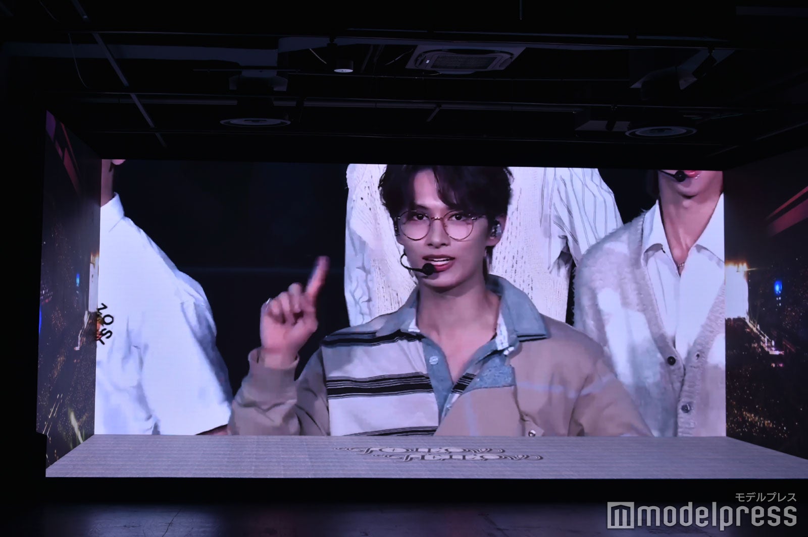 JUN／SEVENTEEN「Introduction」での映像（C）モデルプレス