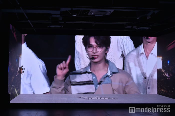 JUN/SEVENTEEN「Introduction」での映像(C)モデルプレス