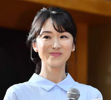 「女子大生でしょ」「可愛いにも程がある♥」息子は高1のテレ朝アナ 前髪切って「リフレッシュ」 スイス暮らし5年、青学大卒の堂真理子アナ
