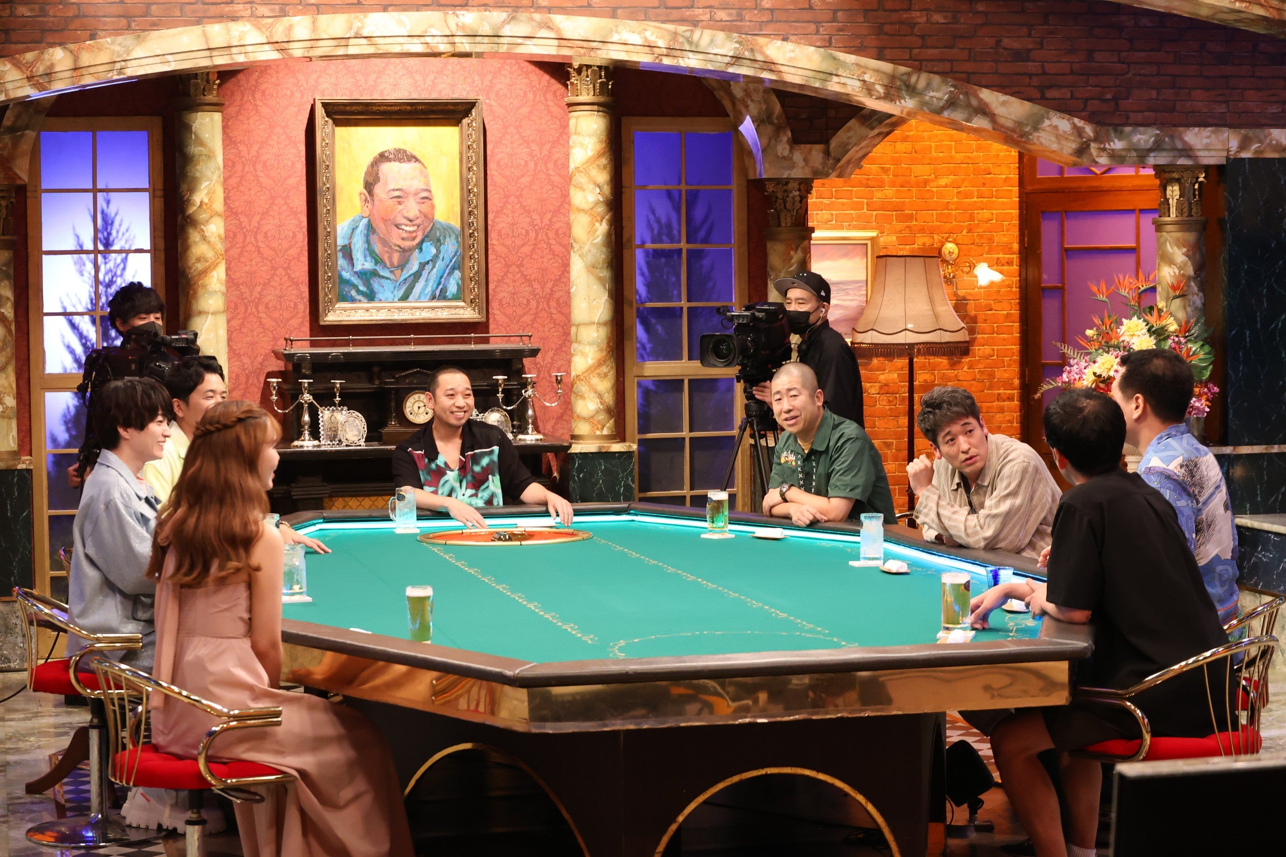 （左手前から時計回りに）藤田ニコル、西畑大吾、ノブ、大悟、澤部佑、佐藤隆太、パンチ浜崎、ノーパンチ松尾（C）フジテレビ