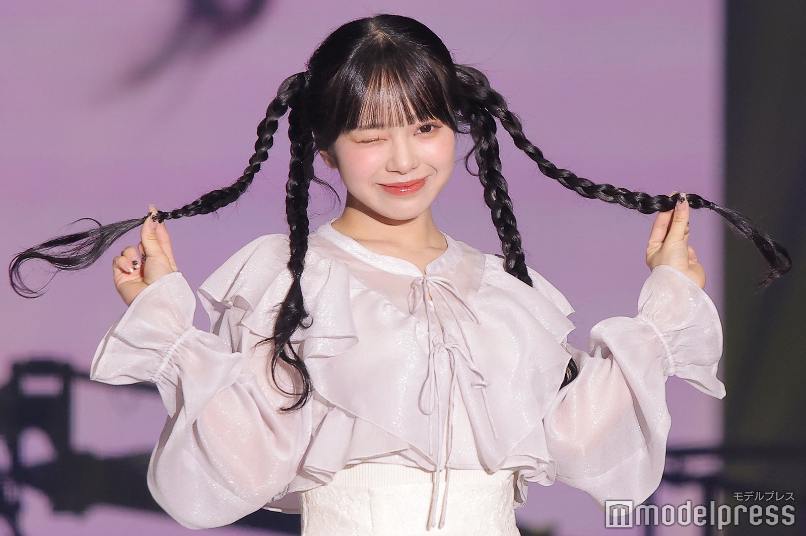 CUTIE STREET増田彩乃、満面の笑みでファンサ 三つ編みアピール