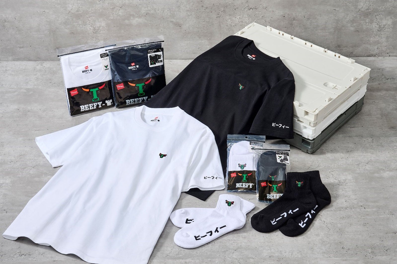 セブン、ヘインズと初コラボ 3色牛ワッペンの特別仕様「BEEFY-T」「BEEFYソックス」7月11日登場