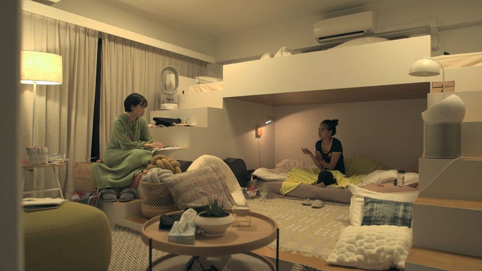 香織、春花「TERRACE HOUSE TOKYO 2019-2020」6th WEEK(C)フジテレビ/イースト・エンタテインメント