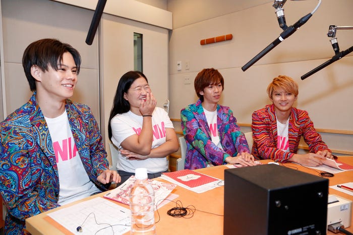 左から)カイ、よしこ、リョウガ、ユーキ (C)フジテレビ