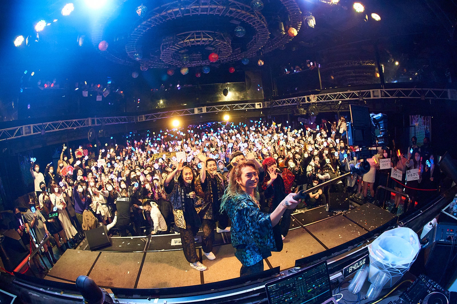 「レペゼン恐怖のカウントダウンライブ ～ガチで生配信～」（提供写真）