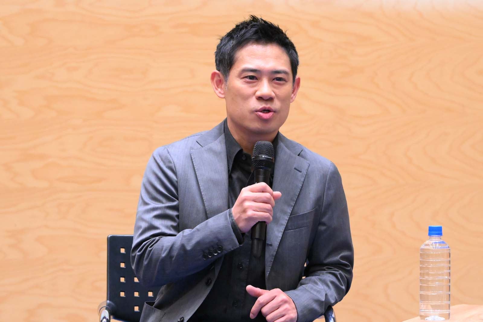 伊藤淳史（C）テレビ朝日