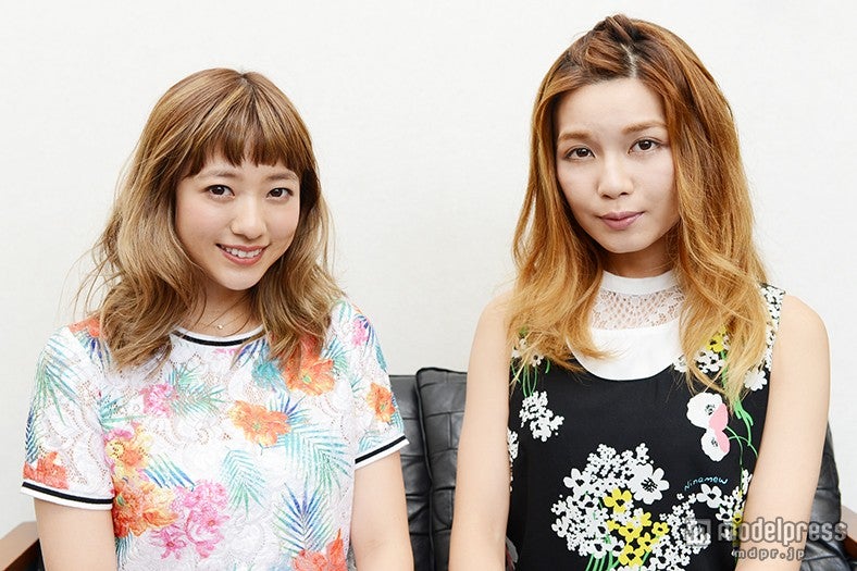 （左から）伊藤千晃、宇野実彩子