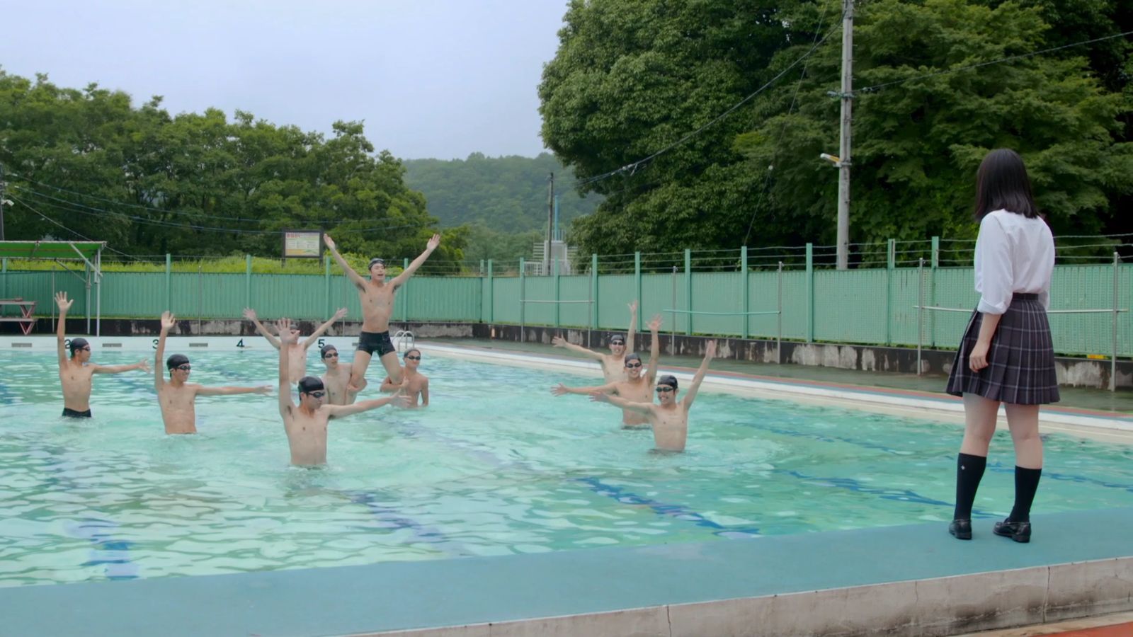 AKB48「LOVE TRIP」MVより