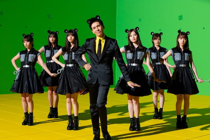 (左から)与田祐希、遠藤さくら、齋藤飛鳥、郷ひろみ、白石麻衣、生田絵梨花、堀未央奈(提供写真)