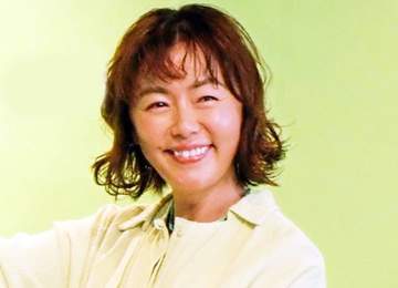 沖縄へ移住14年の54歳美人女優「オーシャンビュー」の自宅公開 上田晋也「景色すごい。住みてえな、あそこ！」羨む