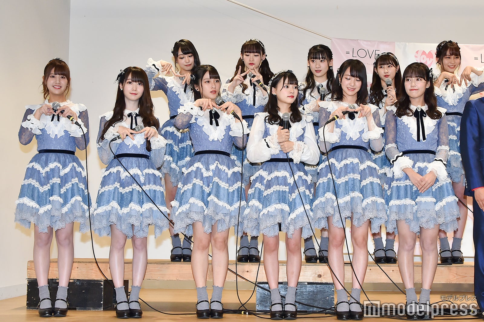 （前列左から）佐竹のん乃、大谷映美里、佐々木舞香、齊藤なぎさ、野口衣織、諸橋沙夏（後列左から）瀧脇笙古、音嶋莉沙、齋藤樹愛羅、山本杏奈、大場花菜 （C）モデルプレス