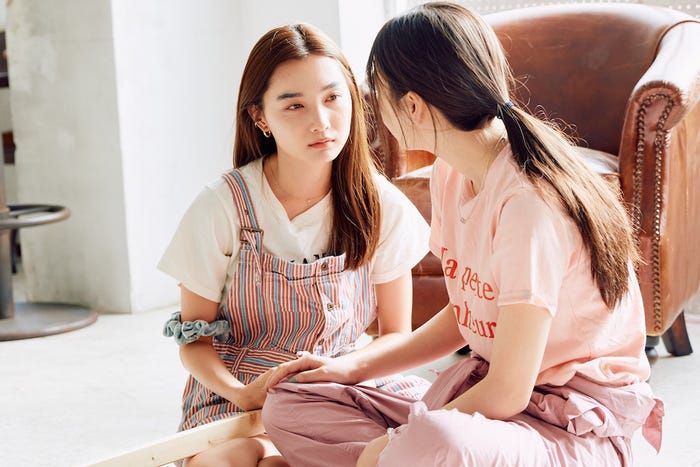 新野尾七奈、三原羽衣「オオカミちゃんとオオカミくんには騙されない」第4話(C)AbemaTV, Inc.
