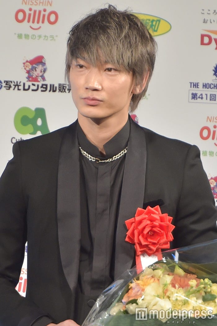 綾野剛(C)モデルプレス