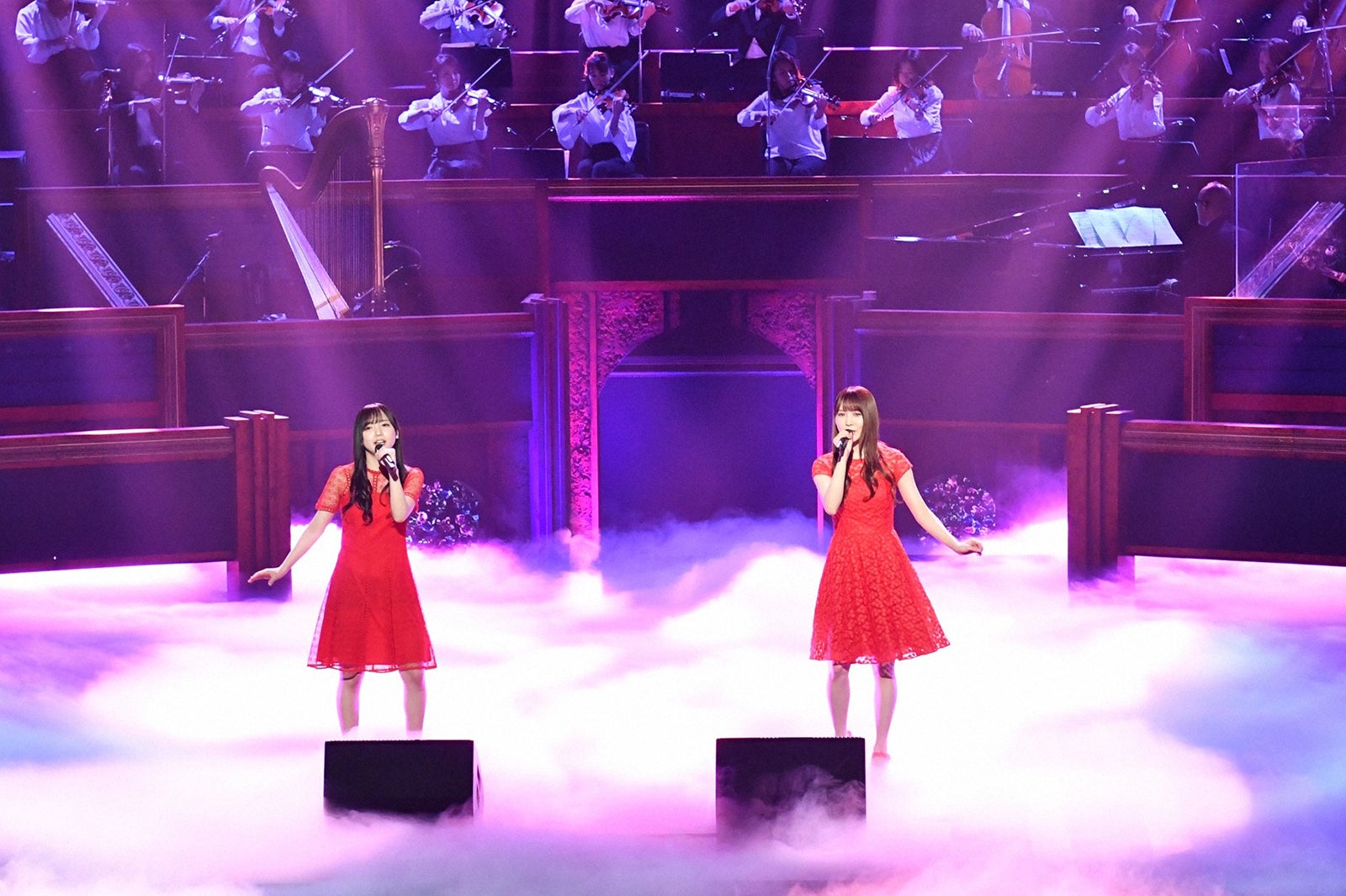 齊藤京子、加藤史帆（C）TBS