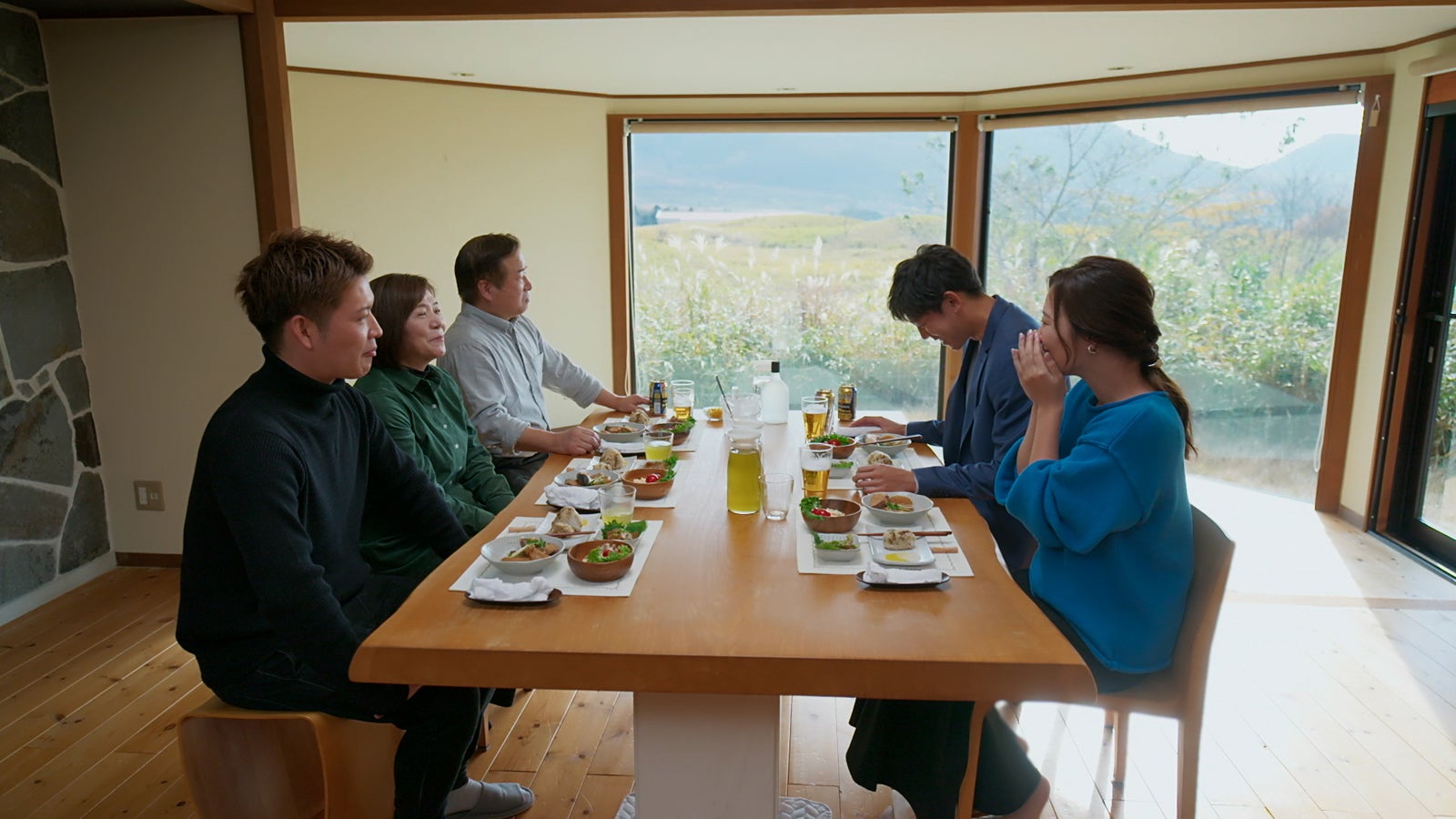 西山真央の家族と対面「バチェラー・ジャパン」シーズン5エピソード7（C）2023 Warner Bros. International Television Production Limited