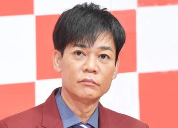 「意外な交友関係」「ラブラブですね」名倉潤 25年ぶり人気俳優と「飯くいました！！」熱く抱き合う