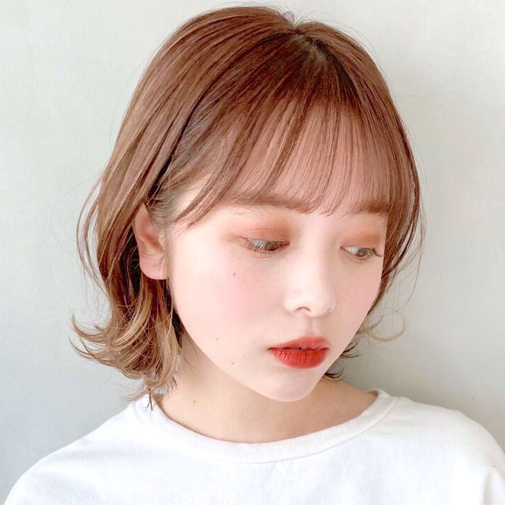 22年ヘアカラーはピンクベージュに注目 明るめ 暗めのおしゃれな髪色15選 モデルプレス