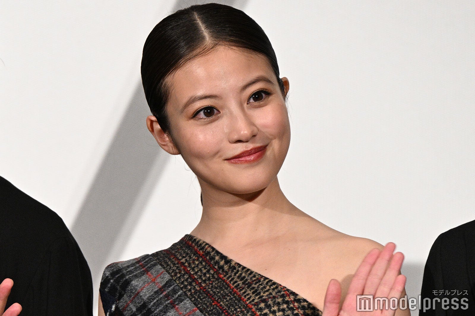 今田美桜、大胆衣装で登場に勝村政信驚き「こんな衝撃的な格好