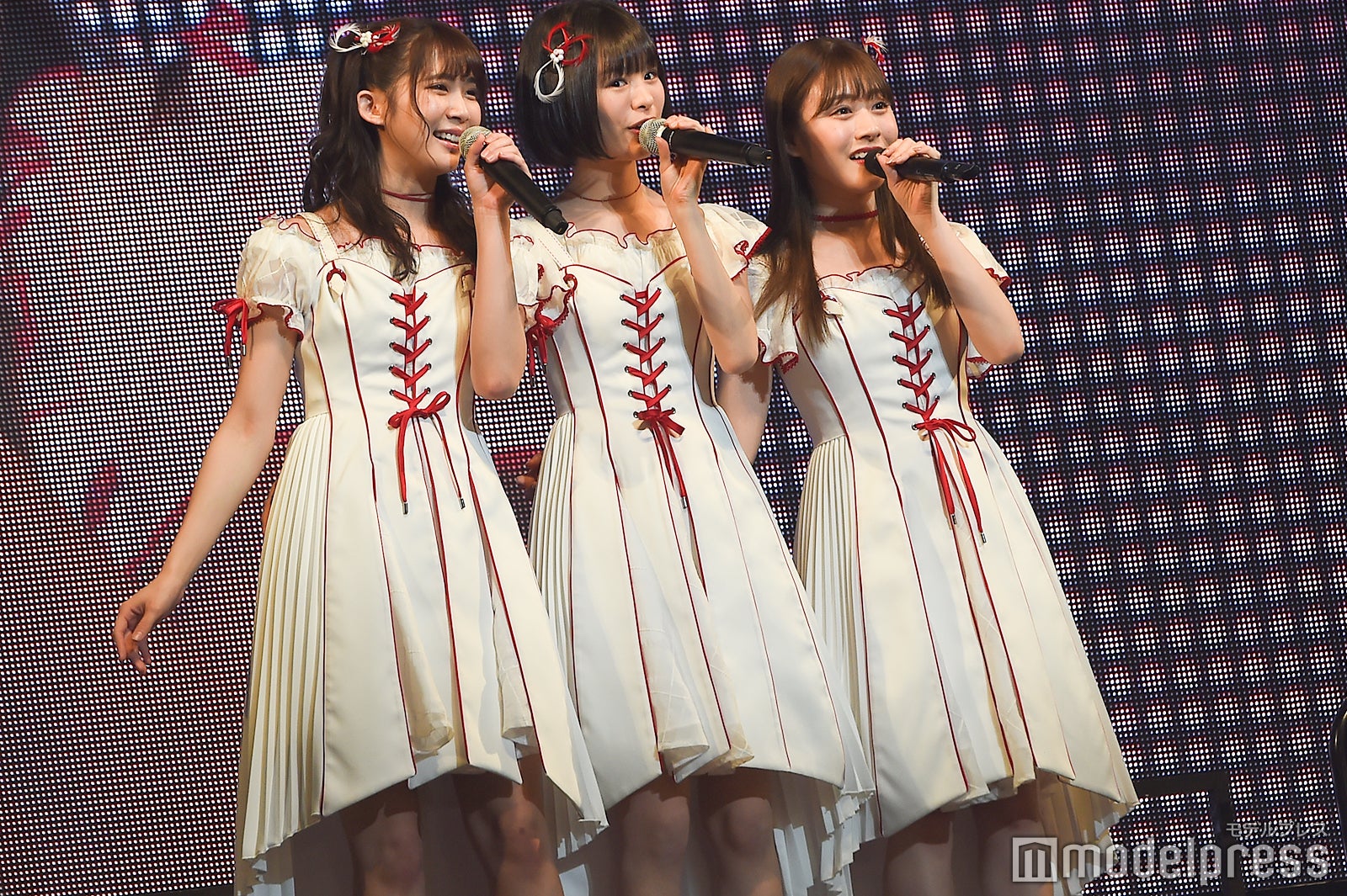 奈良未遥、高倉萌香、加藤美南「AKB48グループリクエストアワー セットリストベスト100 2019」 （C）モデルプレス