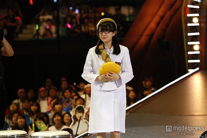 『AKB48グループ じゃんけん大会～拳で勝ち取れ！1／300ソロデビュー争奪戦～』（C）AKS