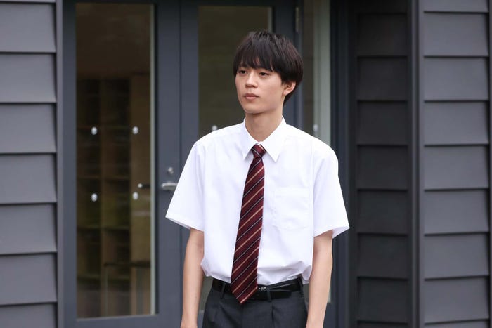 水沢林太郎「ビリオン×スクール」第1話より(C)フジテレビ