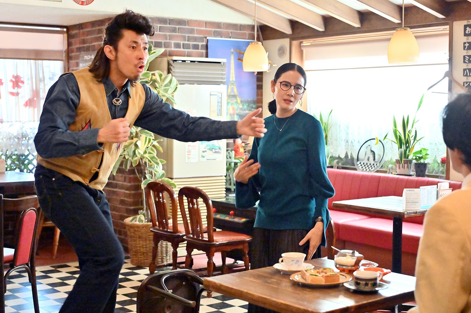 袴田吉彦、吉田羊「不適切にもほどがある！」第7話より（C）TBS