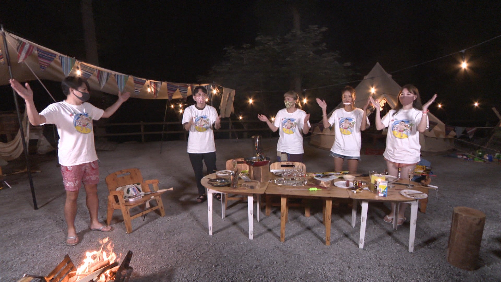 吉村崇、有吉弘行、丸山桂里奈、みちょぱ、小嶋陽菜 （C）フジテレビ