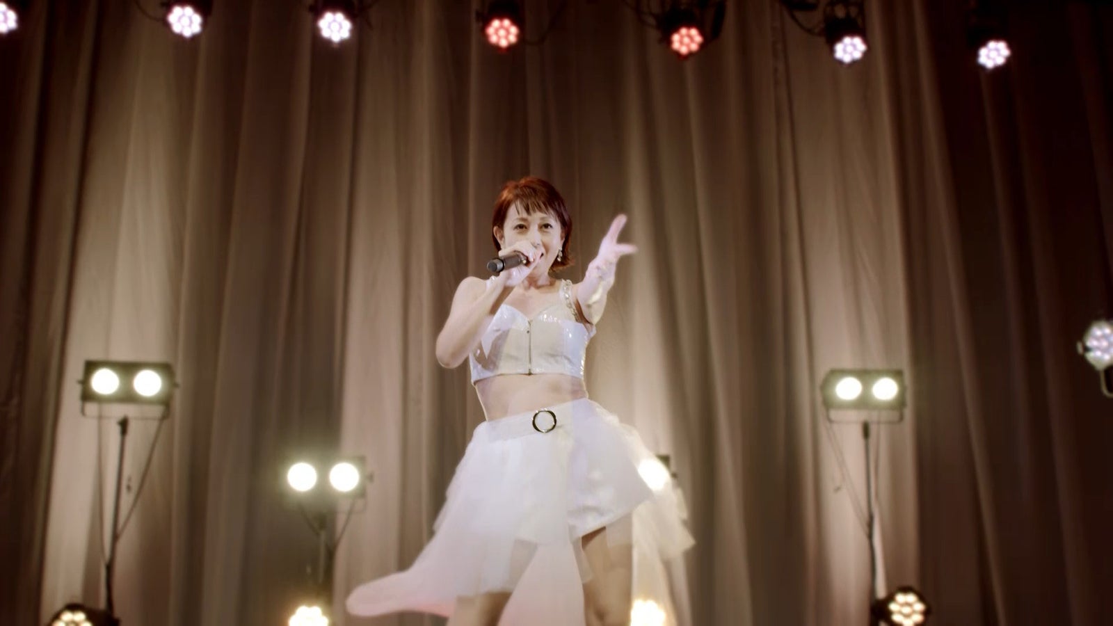 浅香唯（提供写真）