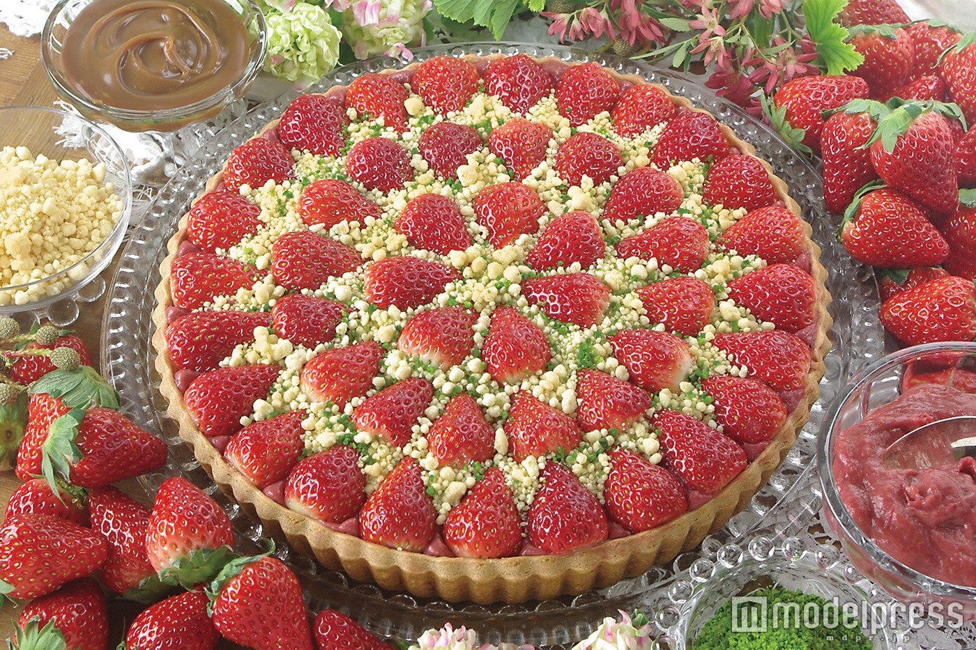 「イチゴとリュバーブのタルト」piece：660円／whole：6,264円